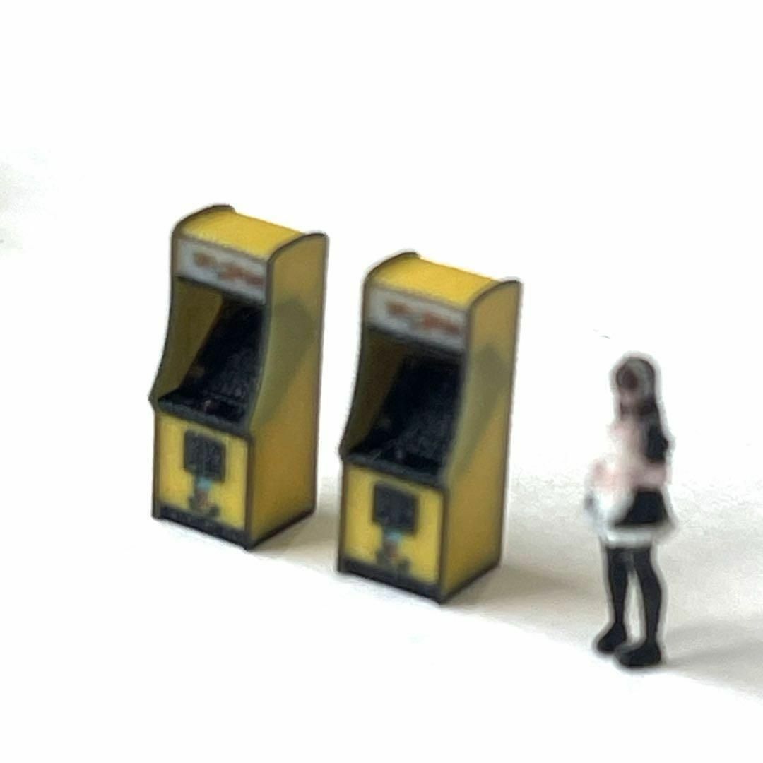 Nゲージ　1/150 1/700 マンション　フィギュア　1/64より小 Nゲージ 1/150 ゲーム機二台 フィギュアに 1/64より小 鉄道模型