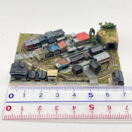横幅7cm ミニチュア　鉄道模型　ジオラマ　Nゲージより小　食玩フィギュアに