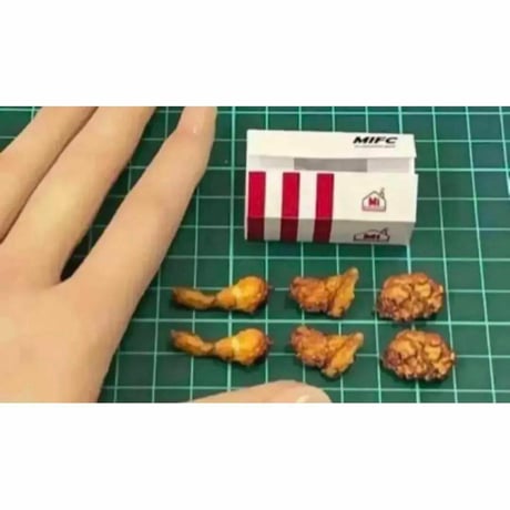 ミニチュア★チキン1/6★フィギュア★1/64より大★リーメントに★ドールハウス