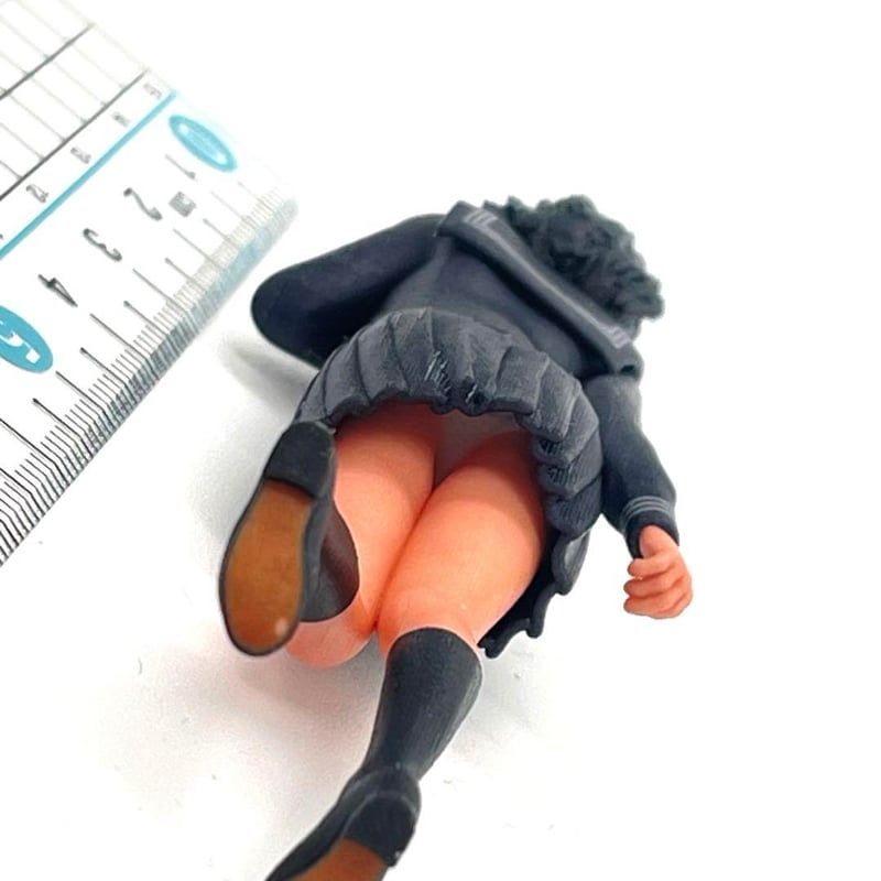 1/18 JK1 女子高生 フィギュア 完成品 ミニカーに ドールハウスに
