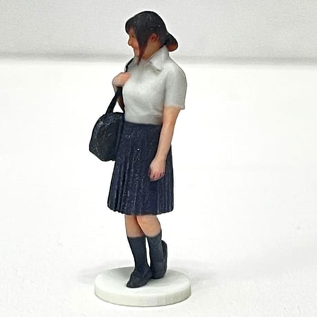 1/48 台付　3DA-X-PT-007 女子高生　フィギュア　ジオラマ ミニチュアイメージ　リアルフィギュア　完成品　住宅模型