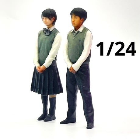 1/24 高校生男女　フィギュア二体　完成品　リアルフィギュア　ドールハウスに　ミニカーに　ジオラマに