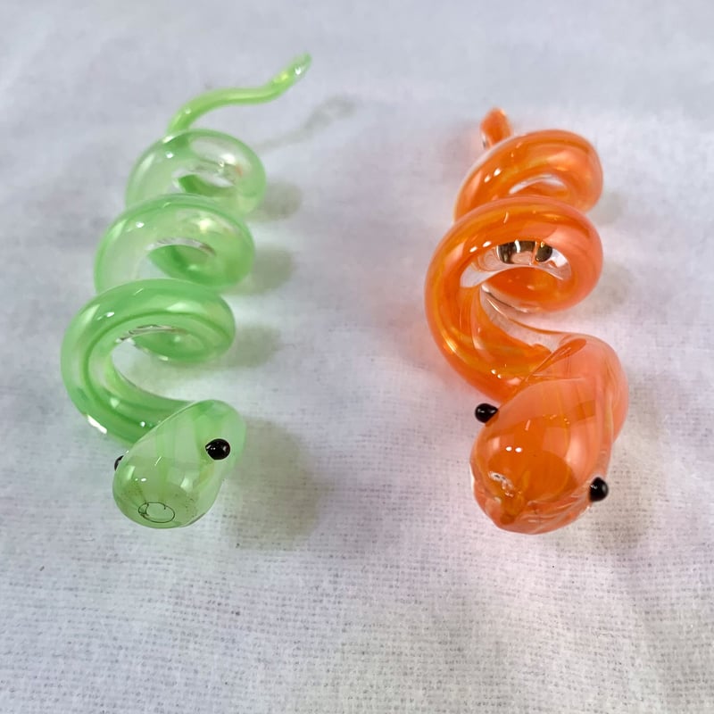 クルクルニョロっと可愛いガラスのヘビペア オブジェ 巳年 蛇