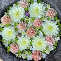 花手水アートで住空間を明るく「花手水」で作る、夢のような居心地の良い空間へ　ジークレキャンバス　L