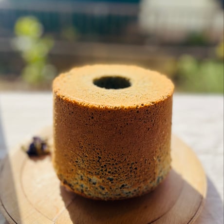 青いお花のシフォンケーキ  ココナッツ風味　小麦、乳製品、白砂糖、添加物、不使用です(洗双糖を使用しています）