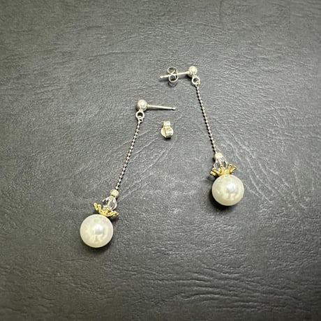 【064】ビーズチャーム ピアス