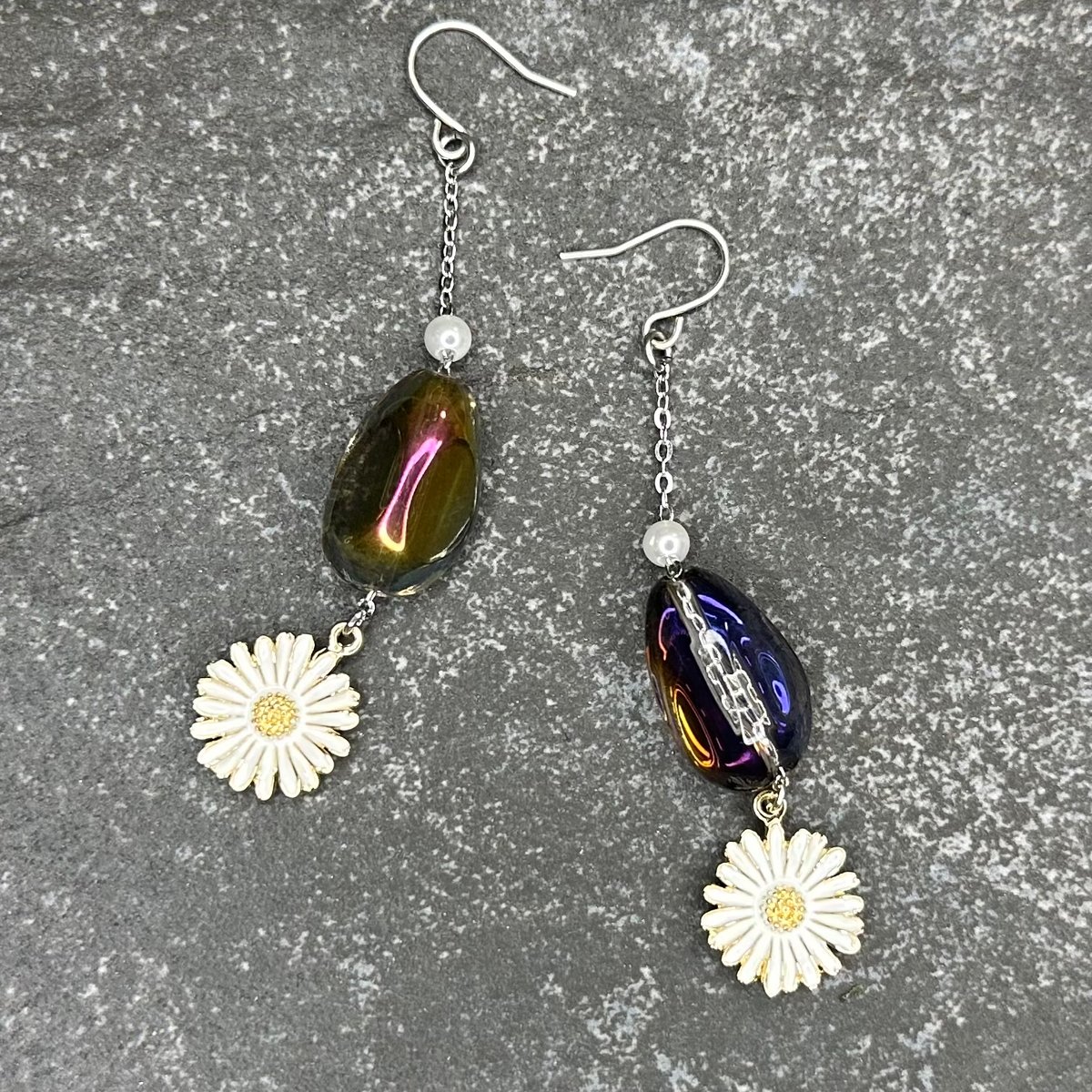 133】雫ビーズフラワーチャーム ピアス | BonBon Ange STORE