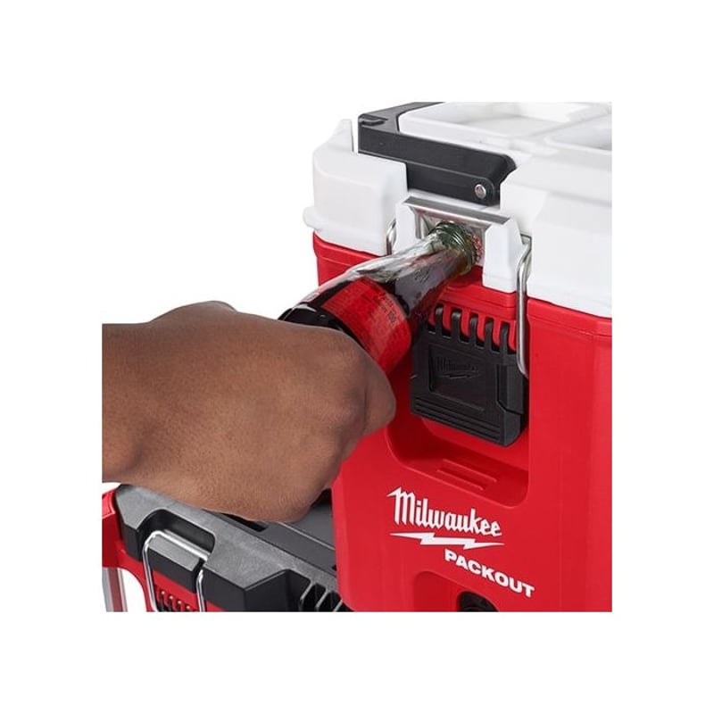 ミルウォーキー パックアウト クーラーボックス クリスマス / キャンプ ミルウォーキー・パックアウト・クーラー