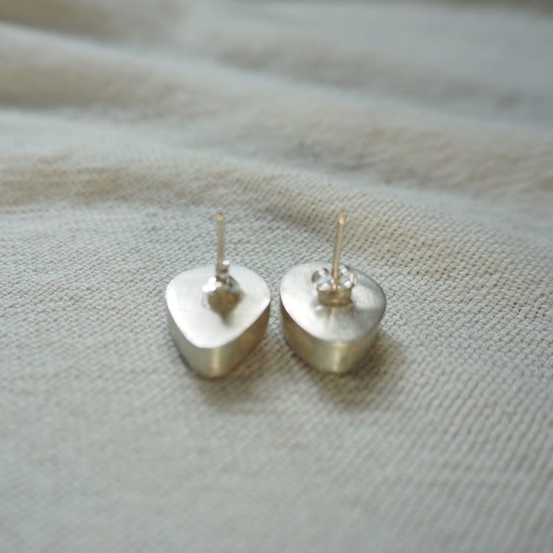 中国　アンティーク　ピアス naturama(ナチュラマ) うさぎ ピアス マットゴールド 真鍮 18KGP 片耳