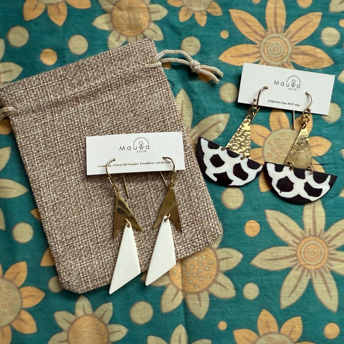 アフリカ　貝殻　黄銅　牛骨ワイヤーのピアス アフリカ 貝殻 黄銅 牛骨ワイヤーのピアス