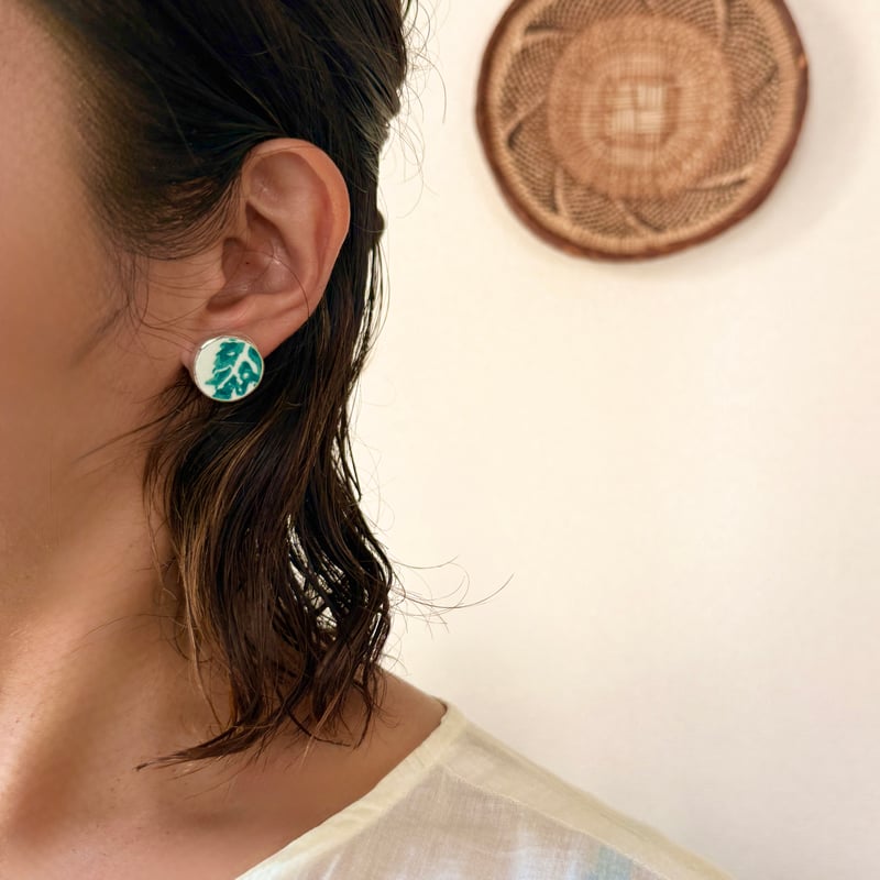 ケニア・ラム島 リサイクル発掘陶器ピアス ドットピアス | MauWa Circle
