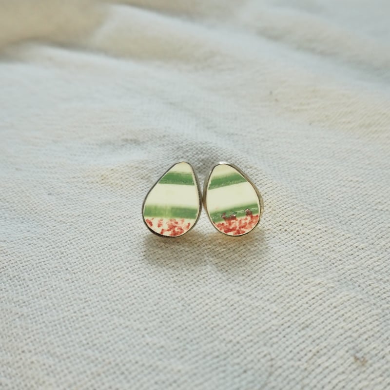 ケニア・ラム島 リサイクル発掘陶器ピアス ドットピアス | MauWa Circle