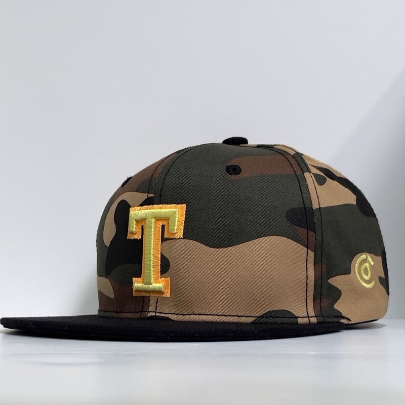 イニシャル T 迷彩 フラット バイザー スナップバック キャップ イニシャル T 迷彩 フラット バイザー スナップバック キャップ