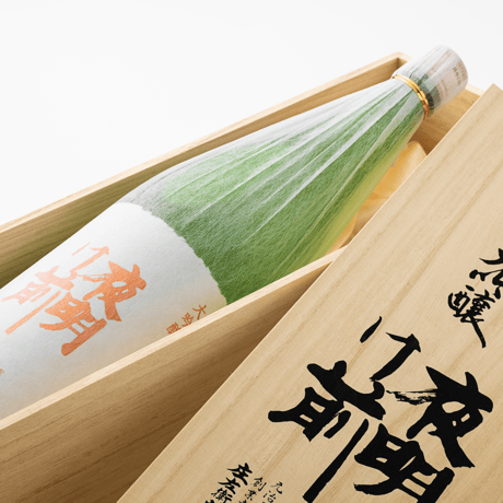 【マニフィカ賞受賞】　大吟醸　《桐箱入》 1800ml