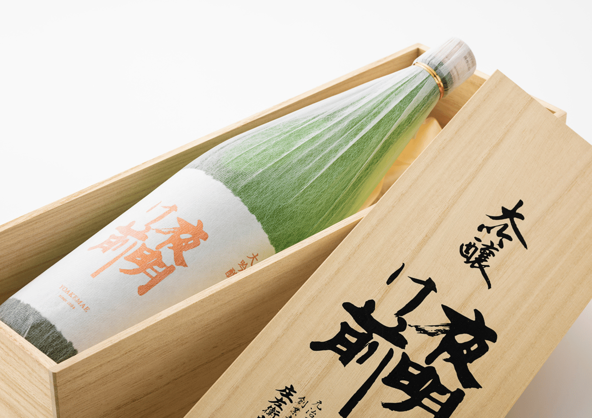 マニフィカ賞受賞】 大吟醸 《桐箱入》 1800ml | 「夜明け前」蔵元直送