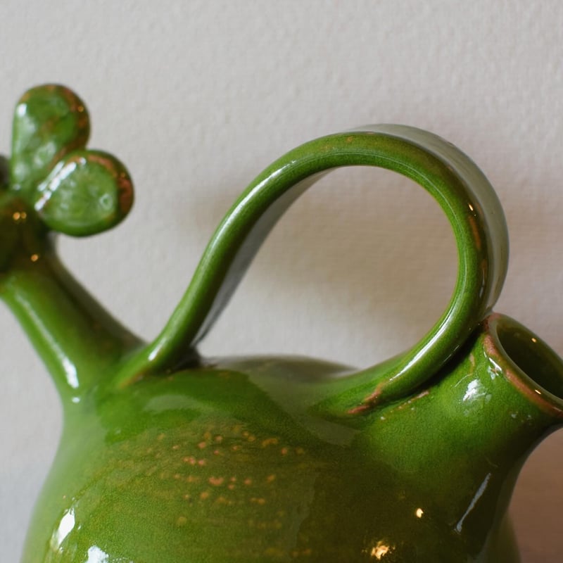 緑色陶器製女性像 緑色陶器製女性像