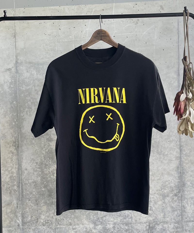 90s “ Nirvana “ smiley face t-shirt | PENSE