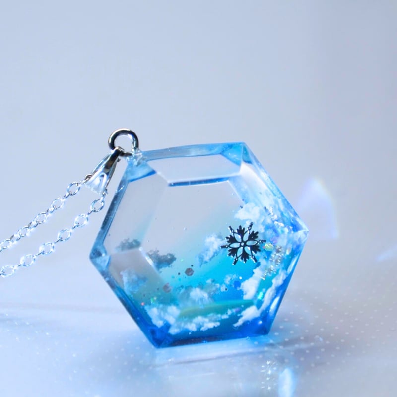 もうひとつの小さなソラ−雪空−』 ネックレス | 蒼空屋−レジン雑貨−