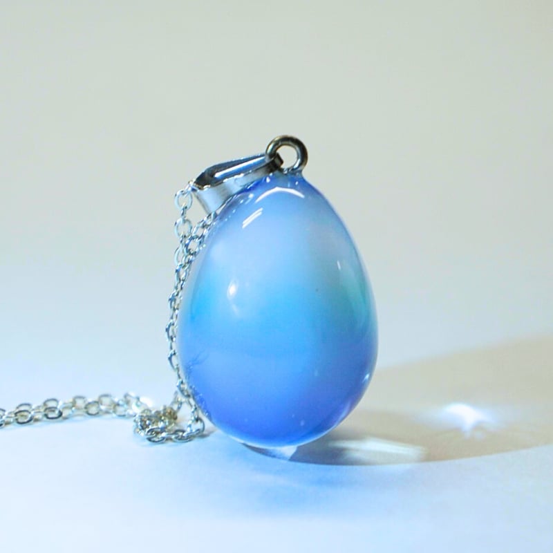 星降る浅瀬色の空』 たまごネックレス | 蒼空屋−レジン雑貨−