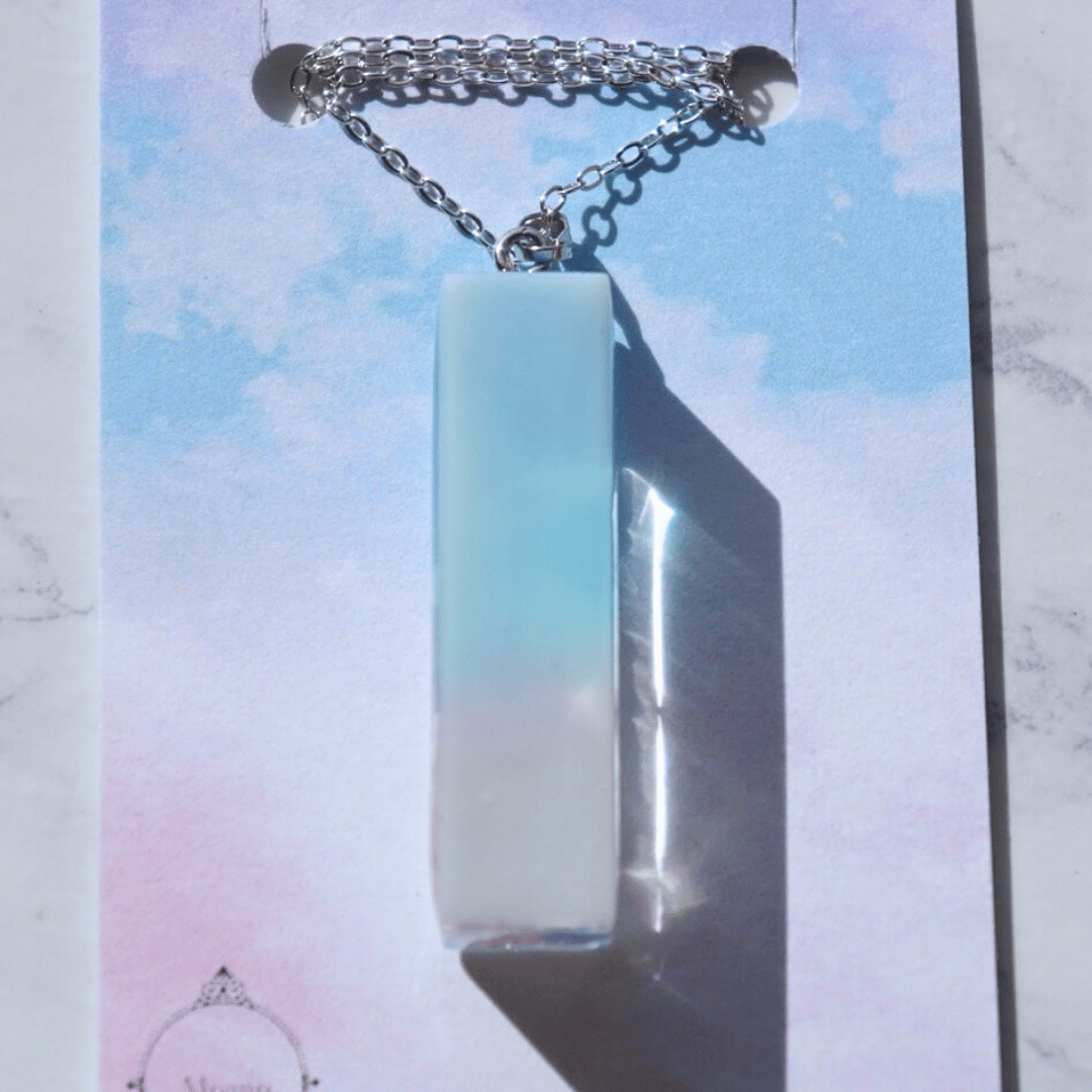 桜舞う朧月』 四角柱ネックレス（大きめ) | 蒼空屋−レジン雑貨−