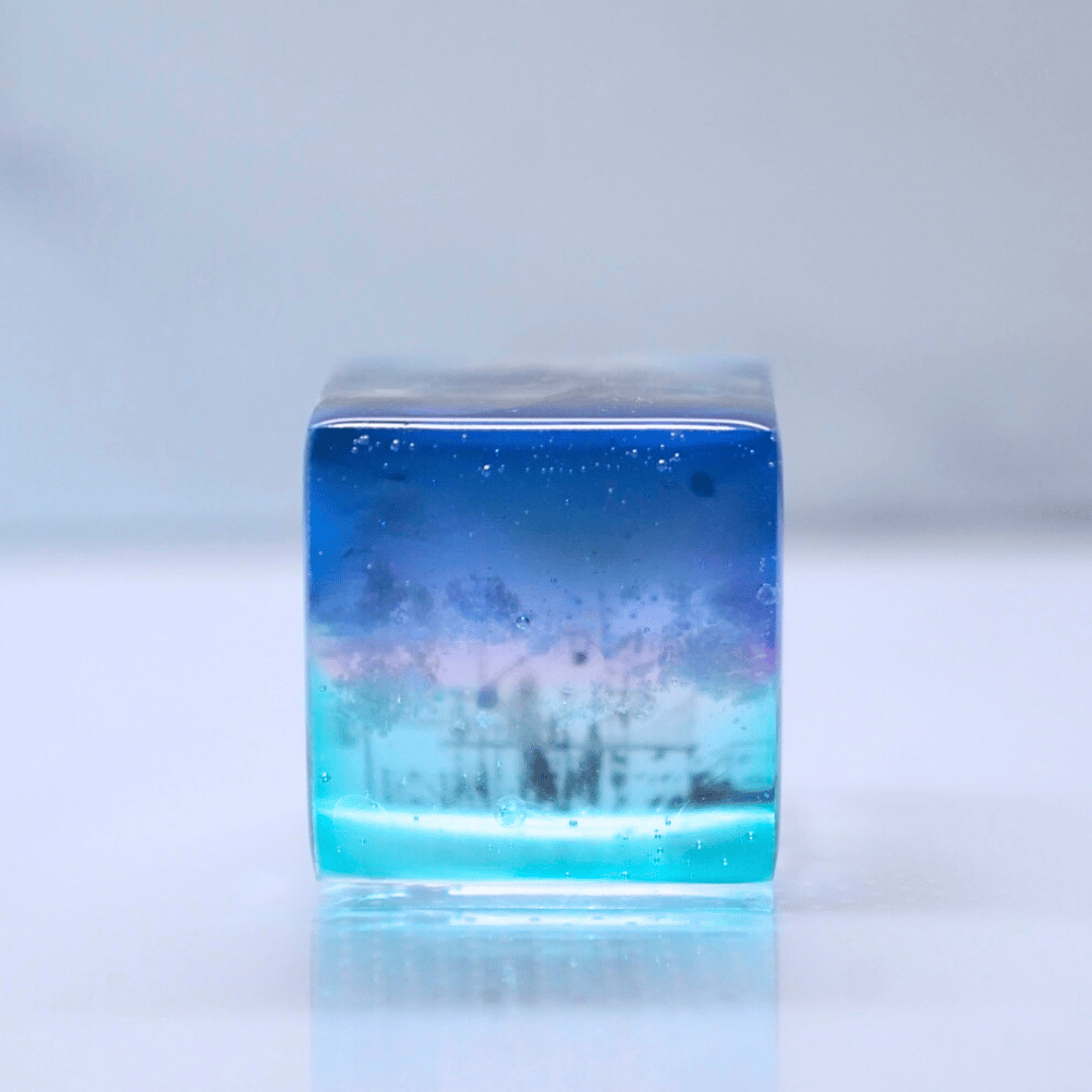 星浮かぶ深青空』 キューブオブジェ 観賞用 | 蒼空屋−レジン雑貨−