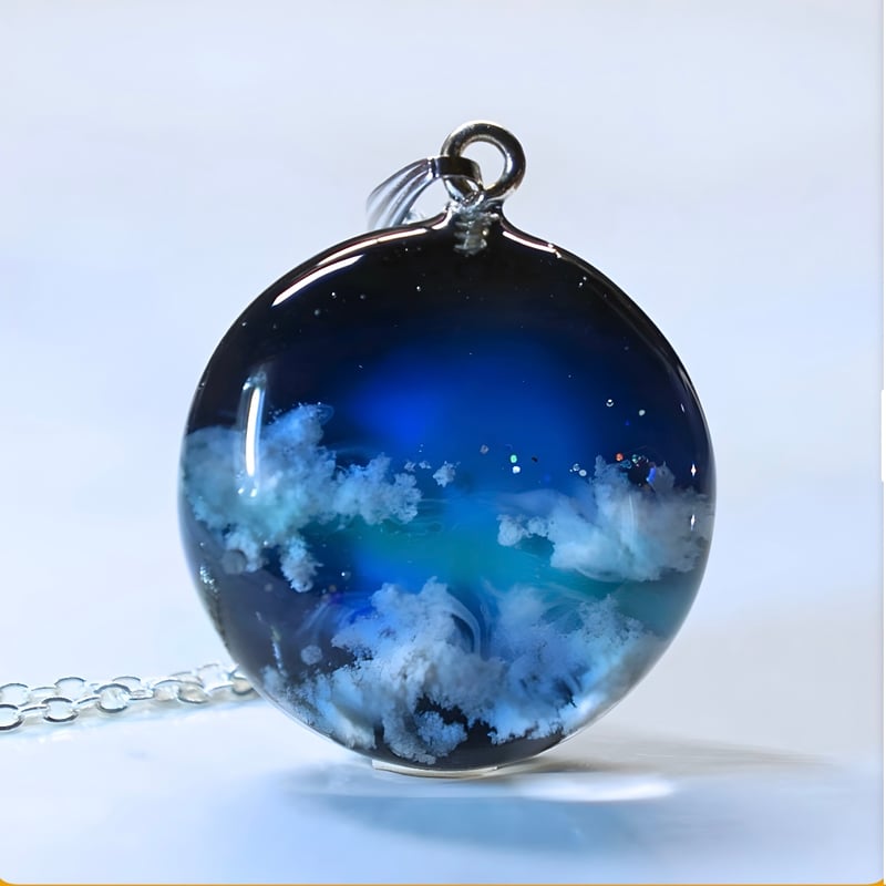 深い夜が明ける時』 円ネックレス | 蒼空屋−レジン雑貨−