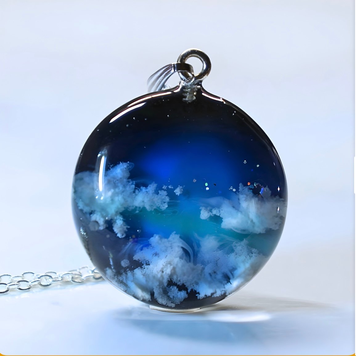 深い夜が明ける時』 円ネックレス | 蒼空屋−レジン雑貨−