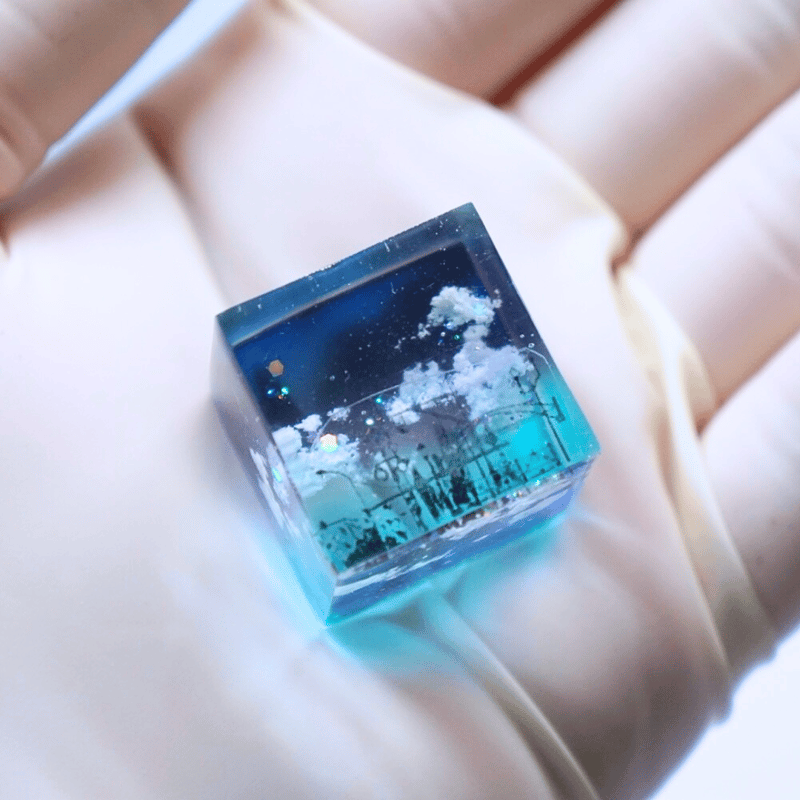 レジン　キューブ　月 星浮かぶ深青空』 キューブオブジェ 観賞用 | 蒼空屋−レジン雑貨−