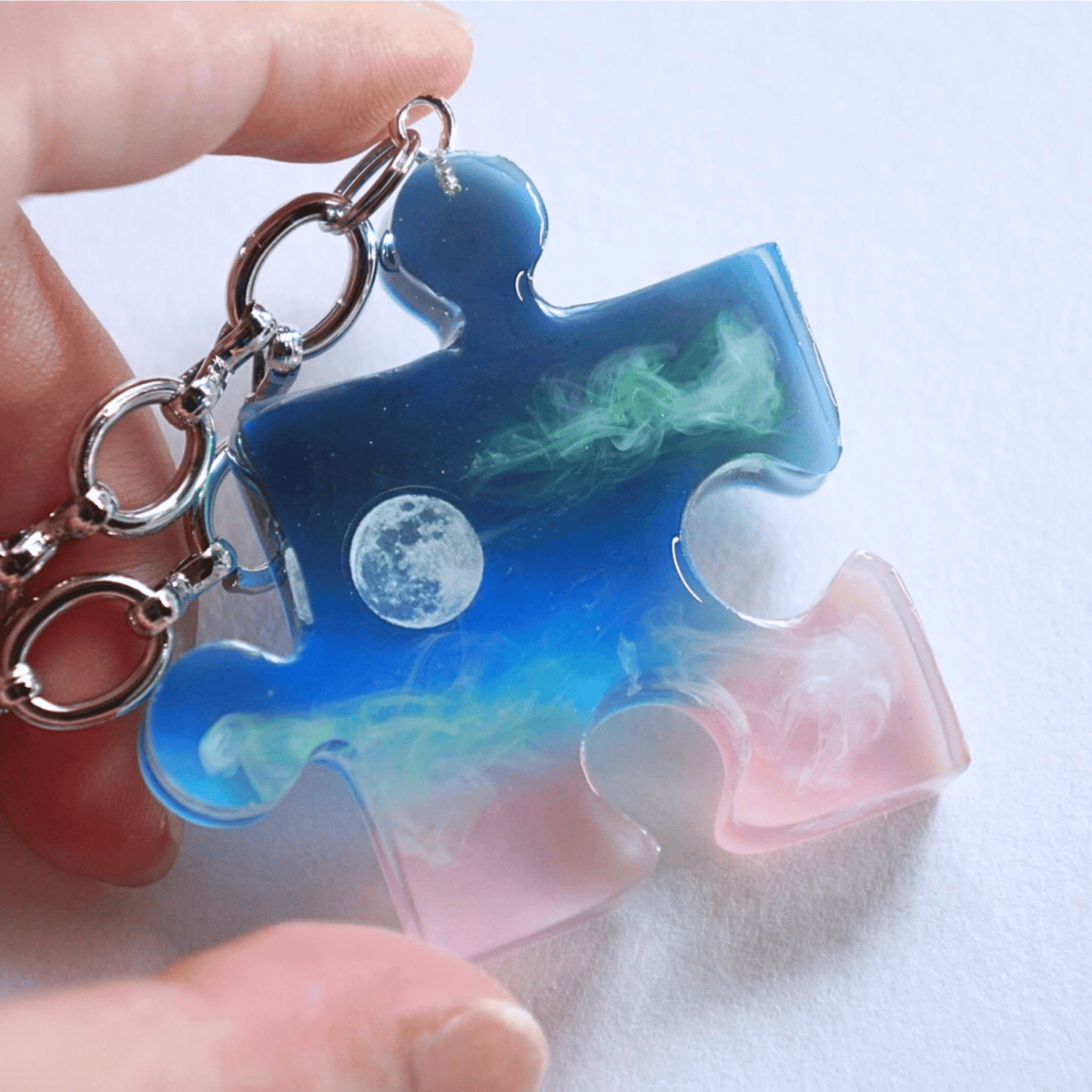 ❤️竜そばです❤️ 暗闇で光る　レジン　チャーム　21点　プレゼント付 ❤️竜そば様専用です❤️ 暗闇で光る レジン チャーム 21点 プレゼント付