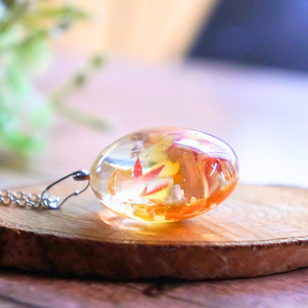 〜カヤ　☪︎⋆☽様〜新作　天然石　レジンネックレス　【猫紅葉】 カヤ ☪︎⋆☽様〜新作 天然石 レジンネックレス 【猫紅葉