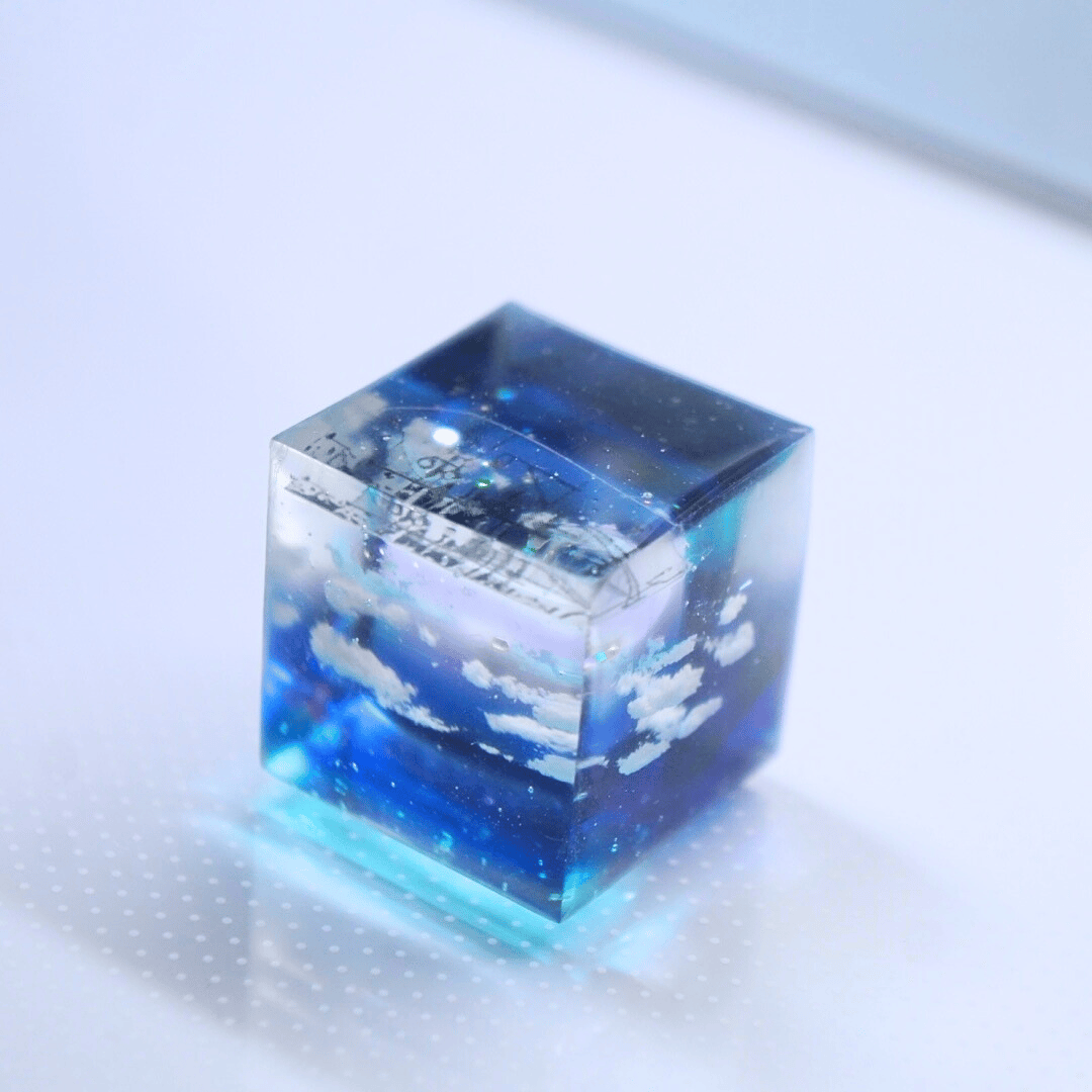 星浮かぶ深青空』 キューブオブジェ 観賞用 | 蒼空屋−レジン雑貨−