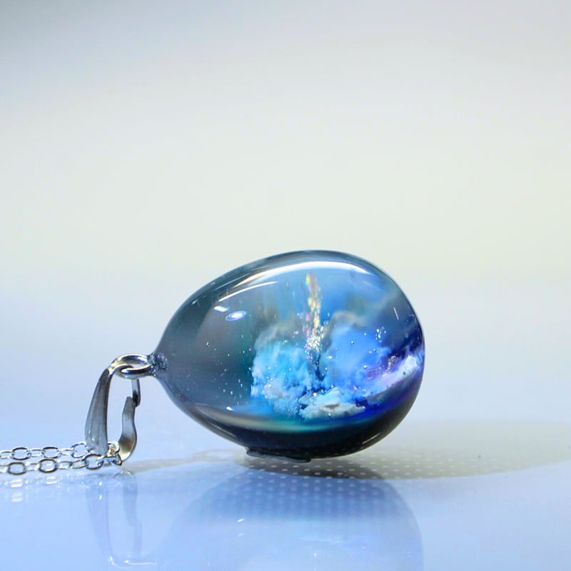 【再販未定】深海タツノオトシゴ鍵×宇宙レジンネックレス 再販未定】深海タツノオトシゴ鍵×宇宙レジンネックレス ハンドメイド