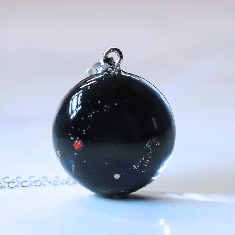 深い夜が明ける時』 円ネックレス | 蒼空屋−レジン雑貨−