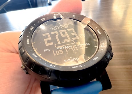 SUUNTO(スント)CORE BLUE CRUSH新品