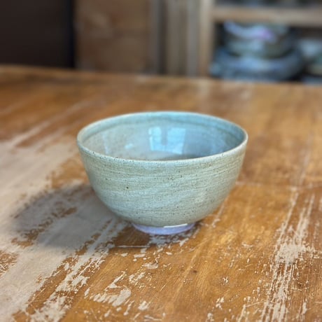 茶碗(艶のある白橡色)