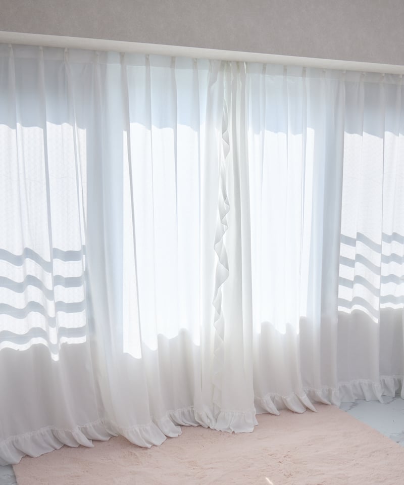 タッセル付きフリルカーテン | LARME de LAPIN（ラルムドラパン）