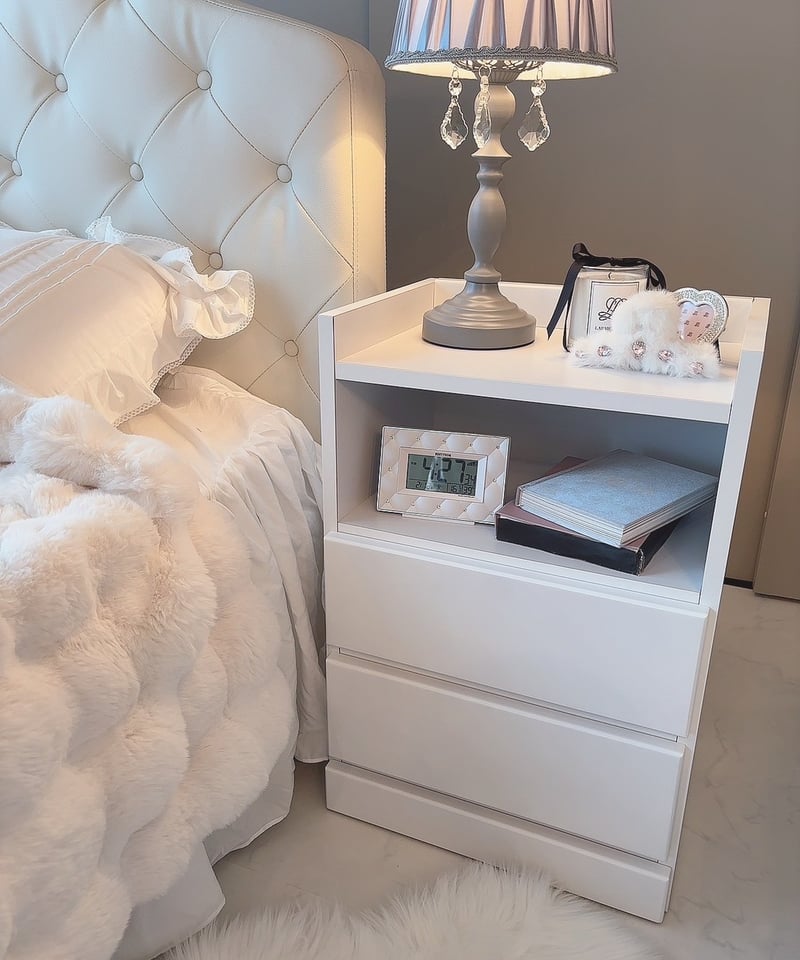 ベッドサイドテーブル木製　ホワイト Amazon.co.jp: フローティングベッドサイドテーブル、モダン