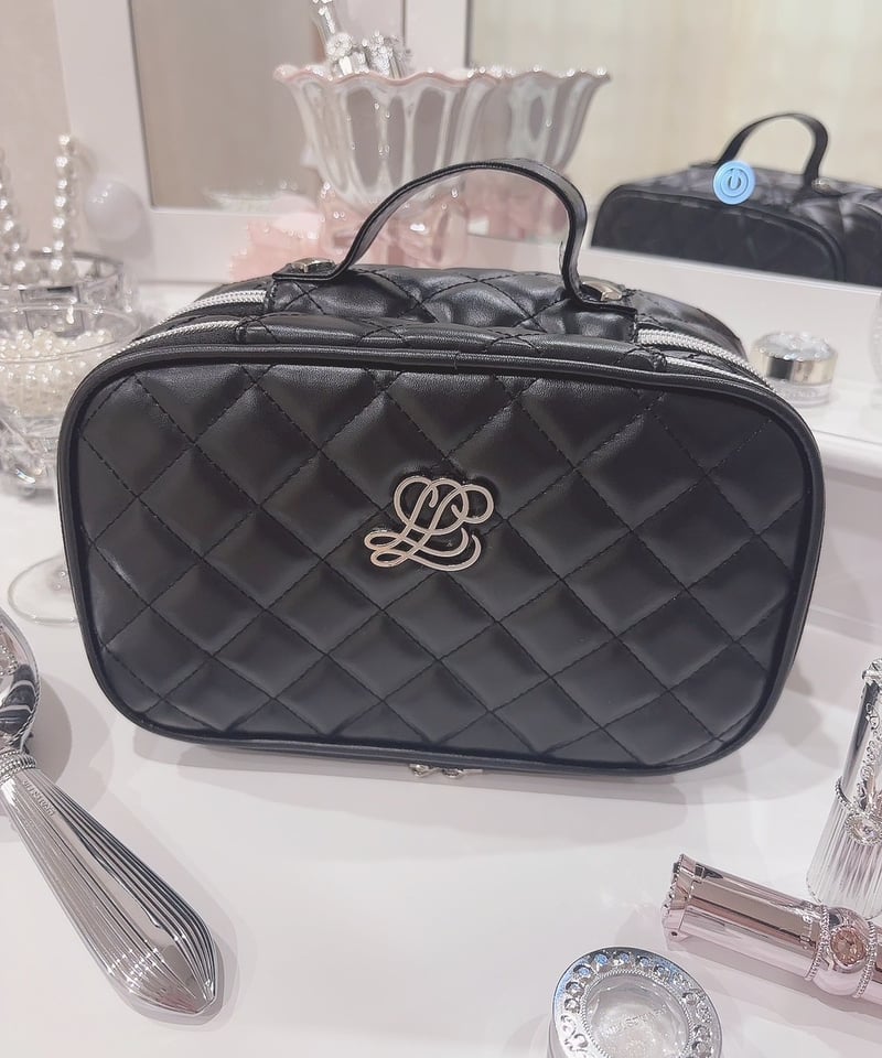 キルティングロゴポーチ | LARME de LAPIN（ラルムドラパン）