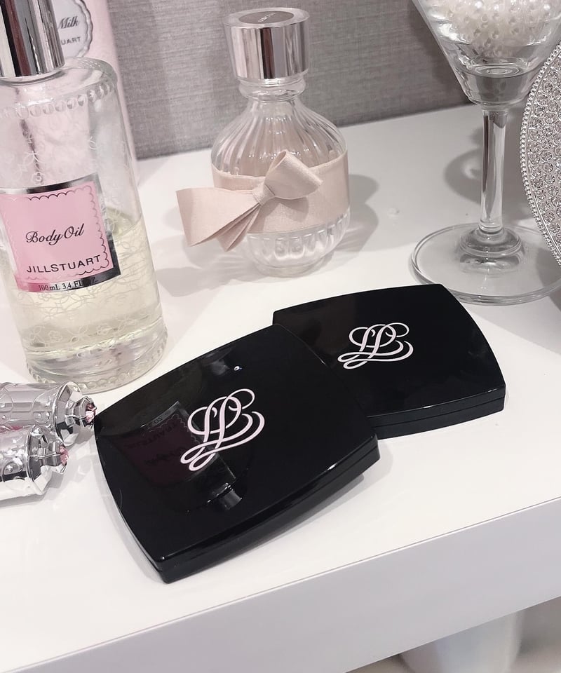 エンブレムコンパクトミラー | LARME de LAPIN（ラルムドラパン）