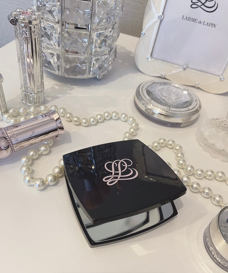 エンブレムコンパクトミラー | LARME de LAPIN（ラルムドラパン）
