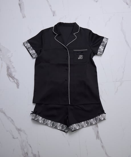 ロゴ刺繍サテンパジャマ