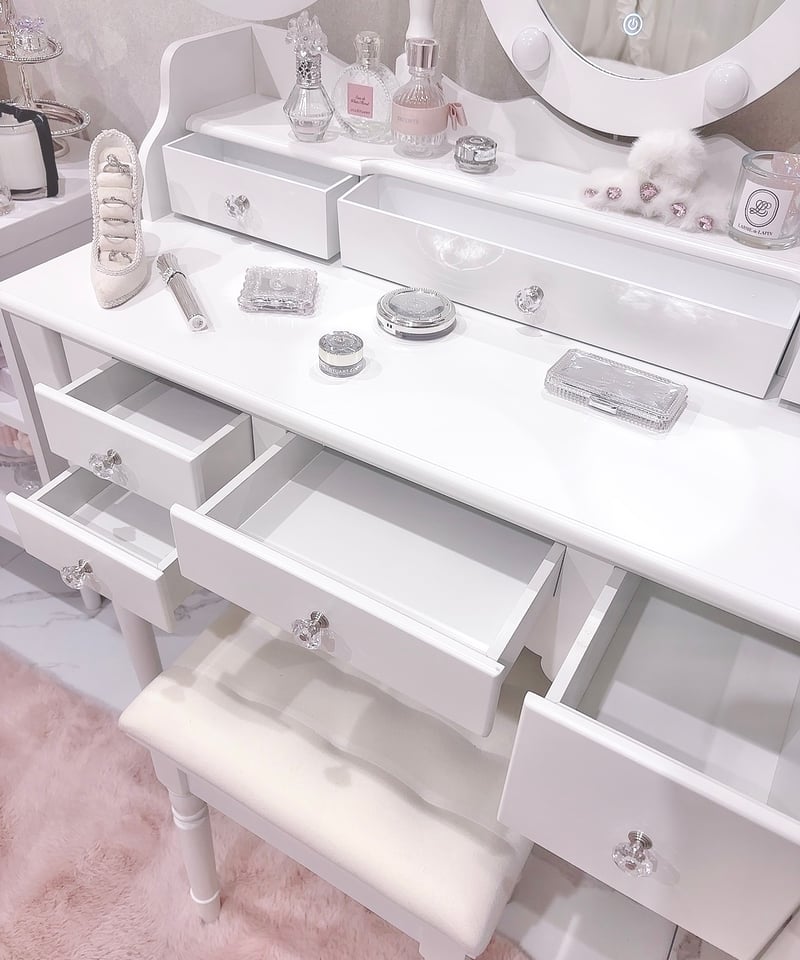 ラウンドライト付きクリスタルドレッサー | LARME de LAPIN