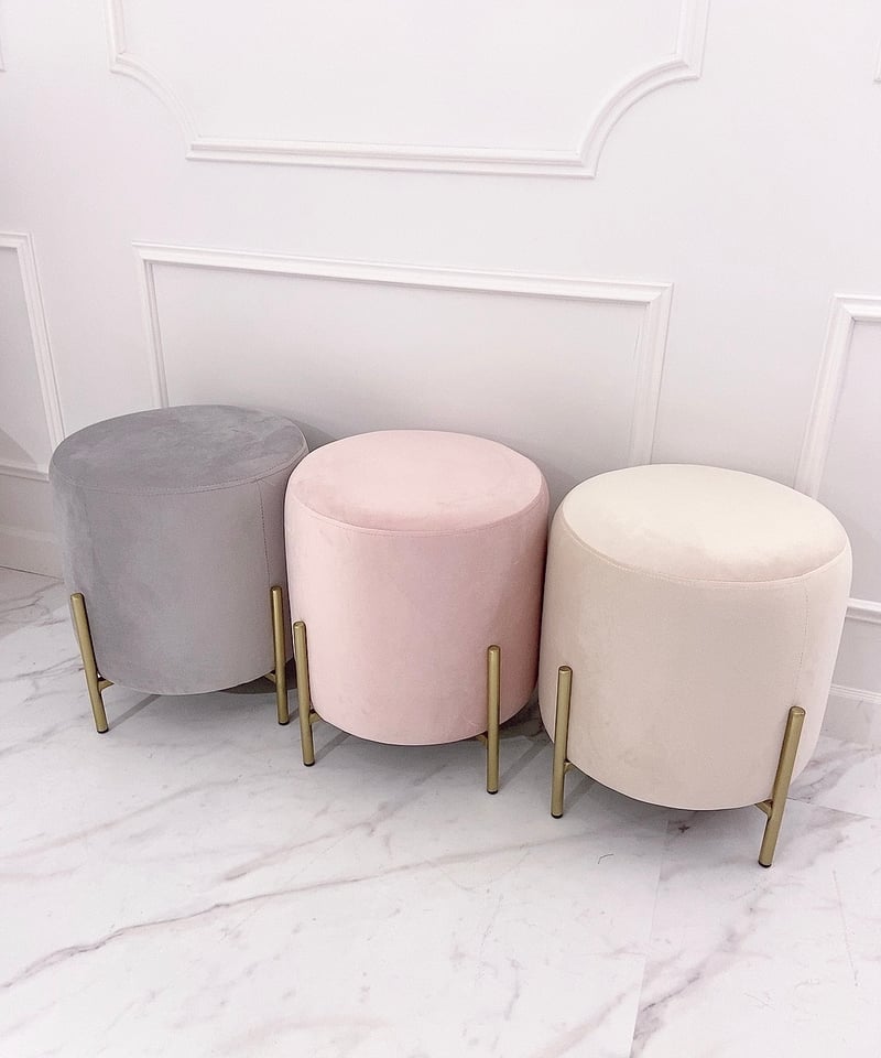 最終出品』エステベット・スツール二脚・拡大鏡付ライト