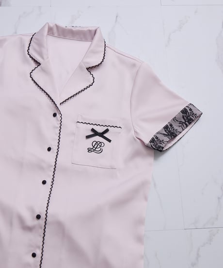 ロゴ刺繍サテンパジャマ