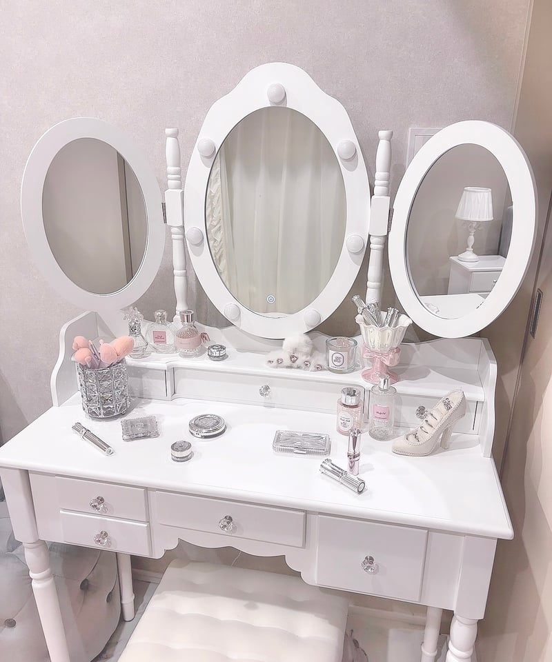 ラウンドライト付きクリスタルドレッサー | LARME de LAPIN