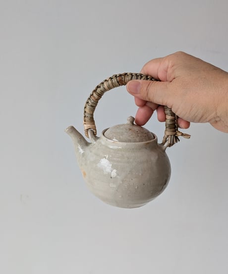 十場あすか　土と艸　茶壺