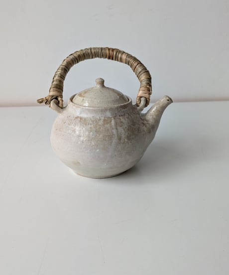 十場あすか　土と艸　茶壺