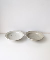 立花嶺　白　皿、灰釉　皿　③