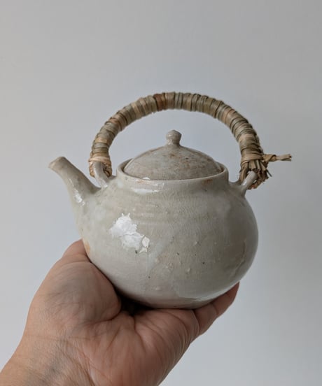 十場あすか　土と艸　茶壺
