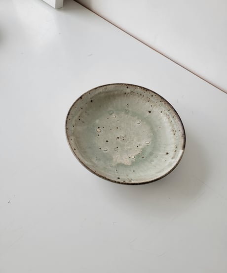 竹本ゆき子　石皿　粉引灰釉